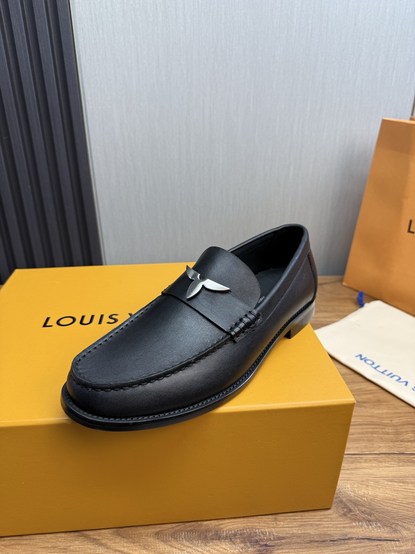 LV